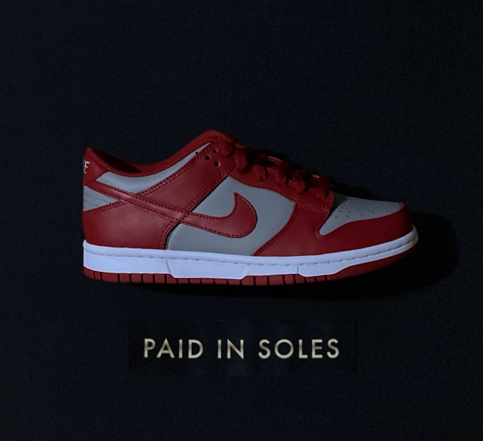 grey and red dunks gs